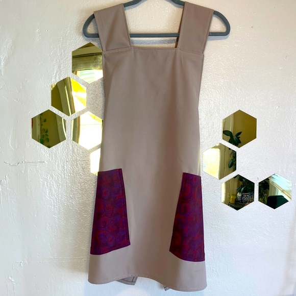 Handmade Cross-back Apron - Picture 1 of 4